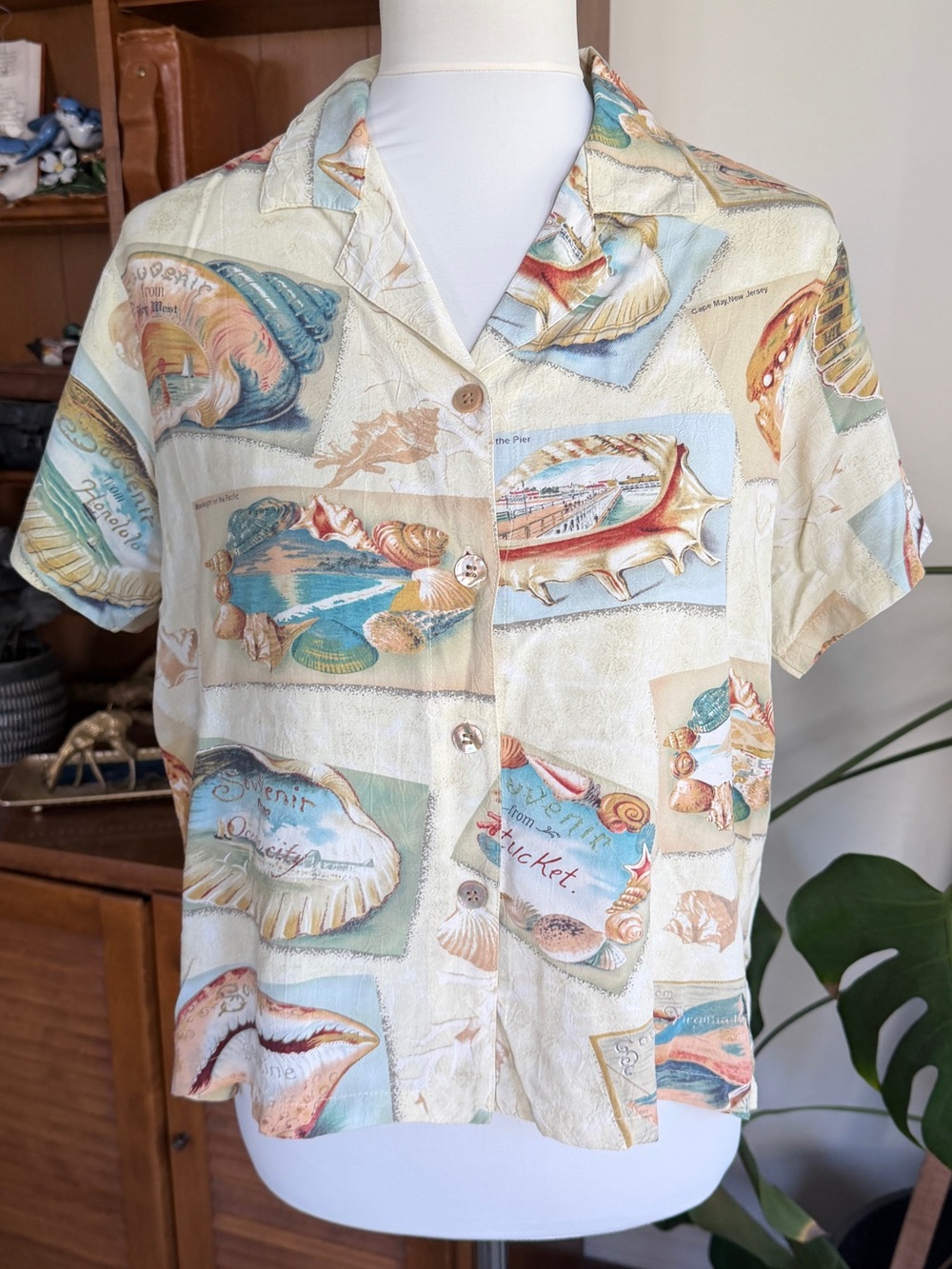 Jam’s World Short-Sleeve Beach Scene Seashell Print Shirt - Cream/Blue M